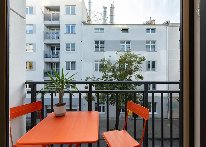 Marina Superior By Bookinghost